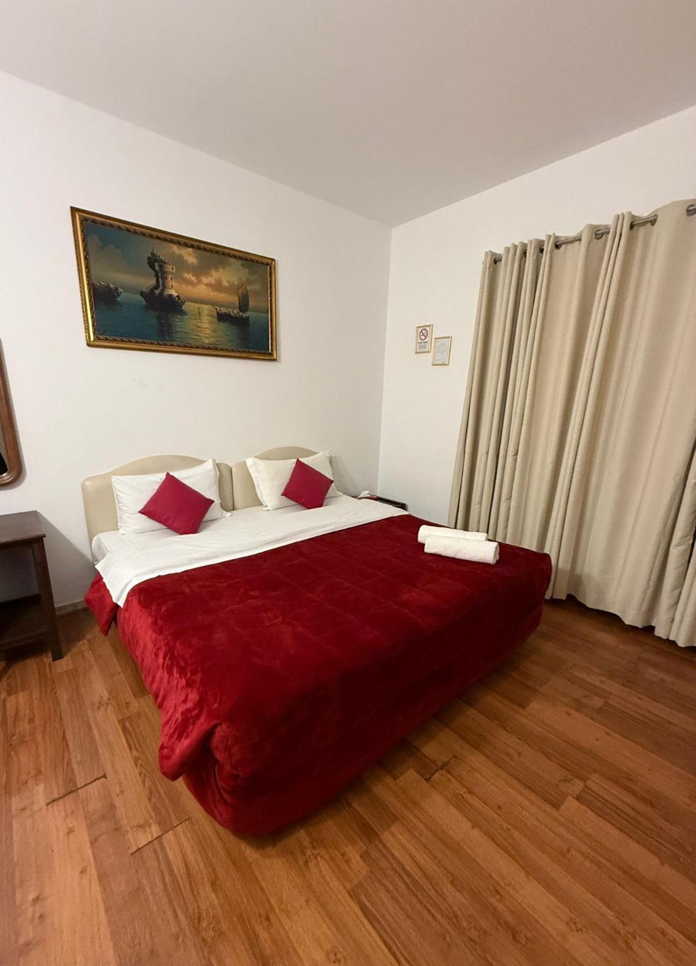 Deluxe Doppel-/Zweibettzimmer mit Balkon